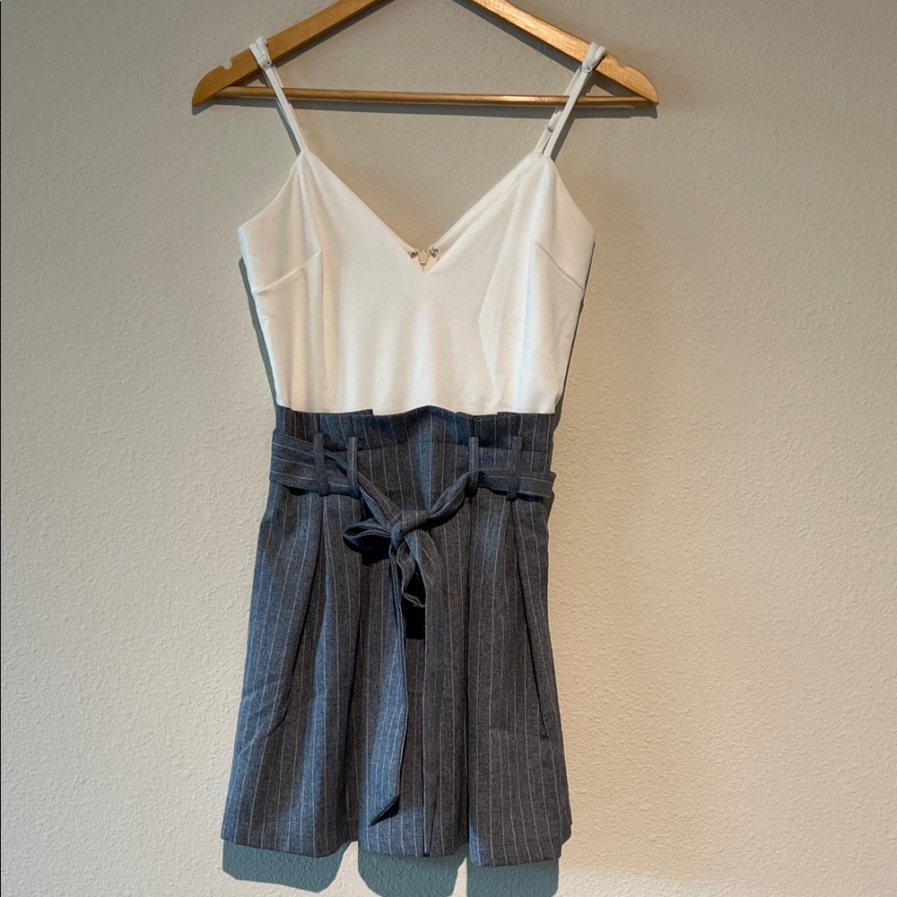 a'gaci White and Gray Pinstripe Sleeveless Mini Dress Size S